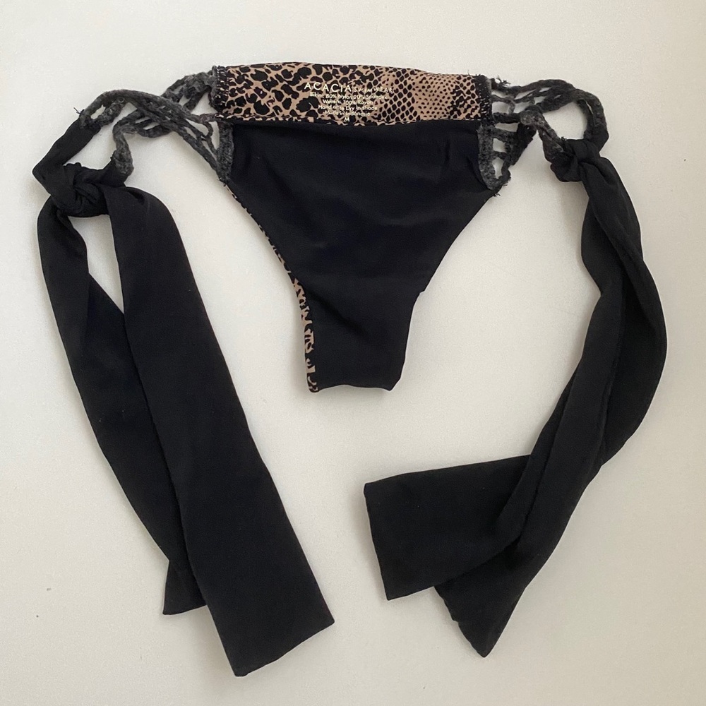 ACACIA black bottoms